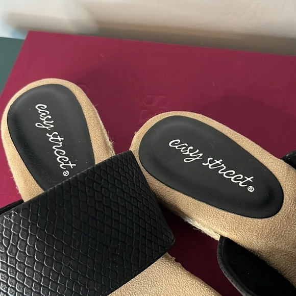 NWOT Easy Street Women's Olympia Slide Sandals Sz 9.5W - Picture 5 of 6
